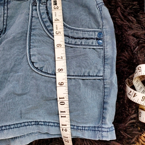 Maurice's Soft Blue Shorts Size 7/8 - Picture 9 of 9